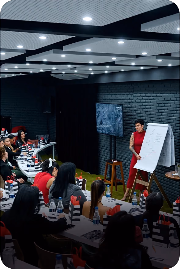 Uma apresentação com plateia no auditório da Softown.